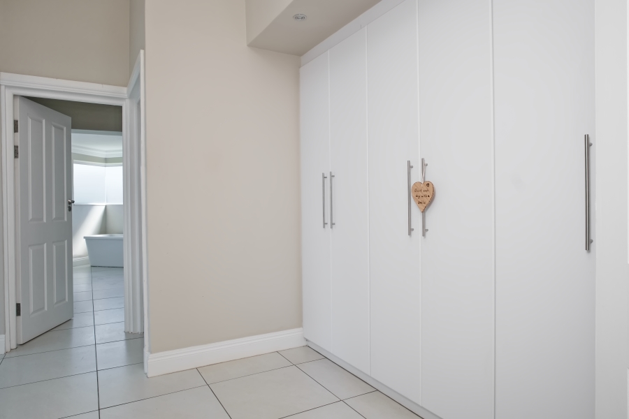 5 Bedroom Property for Sale in Blue Horizon Bay Eastern Cape